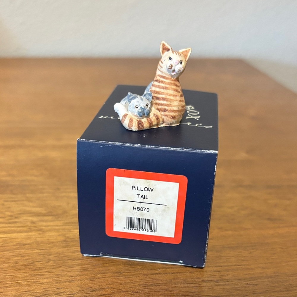 Colourbox Collectibles Peter Fagan’s  Home Sweet Home Mini Cat Figurine Set - Picture 12 of 16